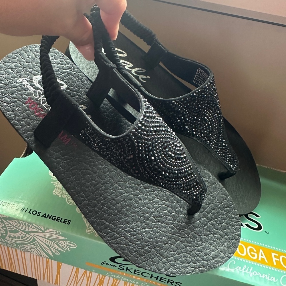 NWT Skechers Yoga Foam Meditation Black Rhinestone Women's Sandal - Picture 5 of 11